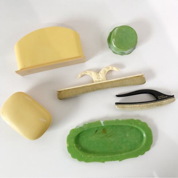 Vintage Celluloid Manicure Dragons Nail Buffer Vanity Set Tray Powder Box Lot - Picture 1 of 15
